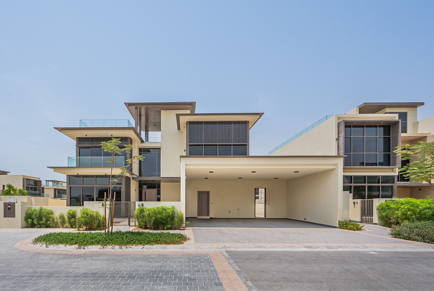 5 Bedrooms Villa in Golf Place 2