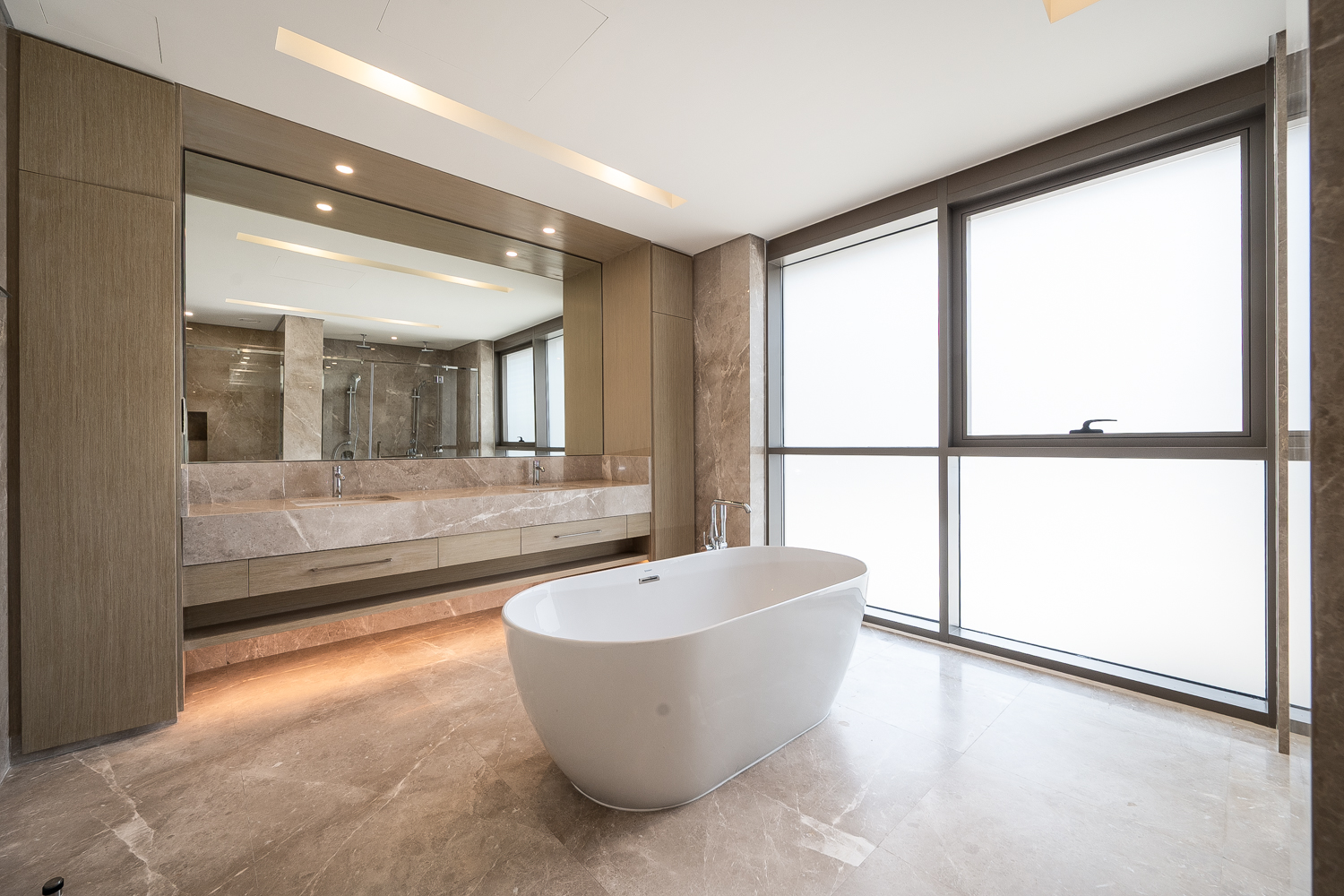 5 Bedrooms Villa in Golf Place 2