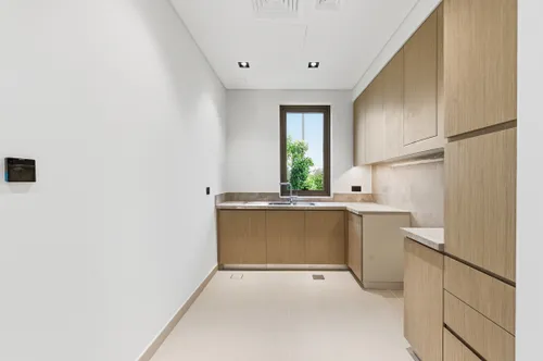 5 Bedrooms Villa in Golf Place 2