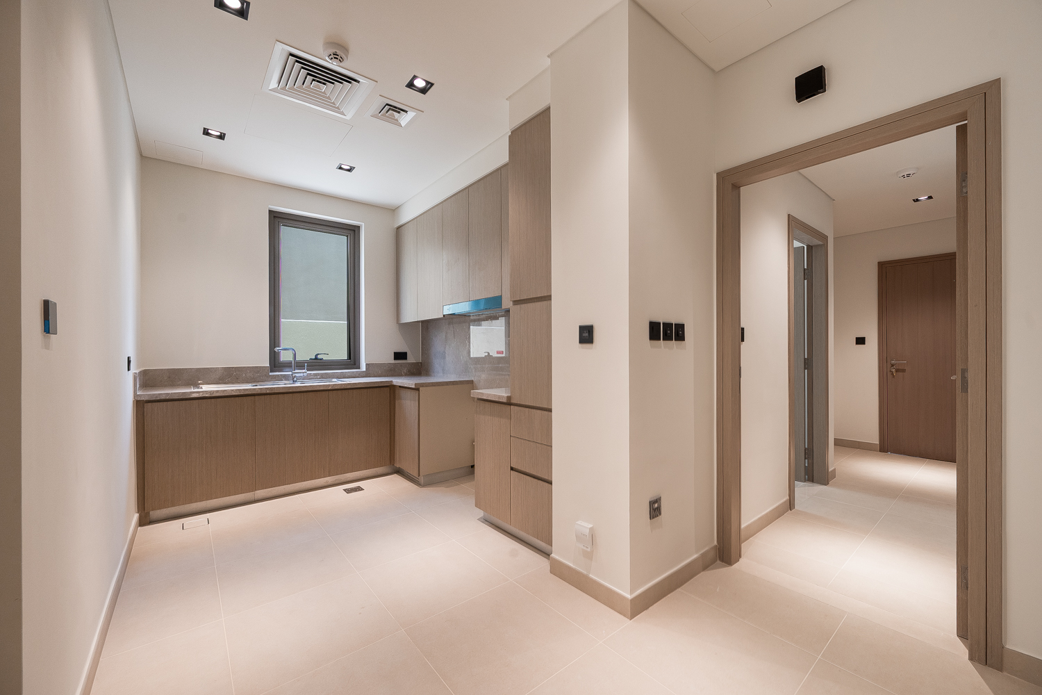 5 Bedrooms Villa in Golf Place 2