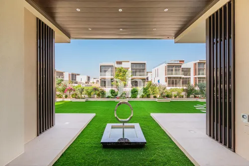 5 Bedrooms Villa in Golf Place 2