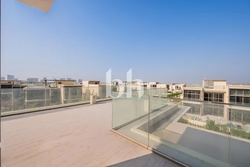 5 Bedrooms Villa in Golf Place 2