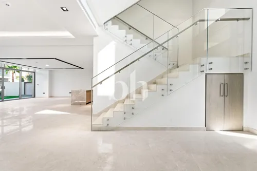 5 Bedrooms Villa in Golf Place 2