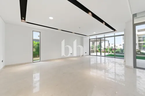 5 Bedrooms Villa in Golf Place 2