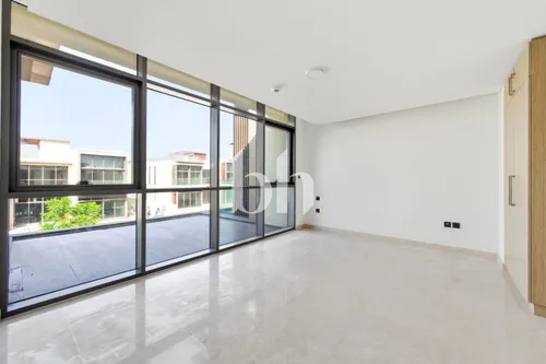 5 Bedrooms Villa in Golf Place 2