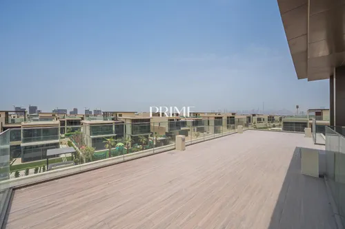 5 Bedrooms Villa in Golf Place 2