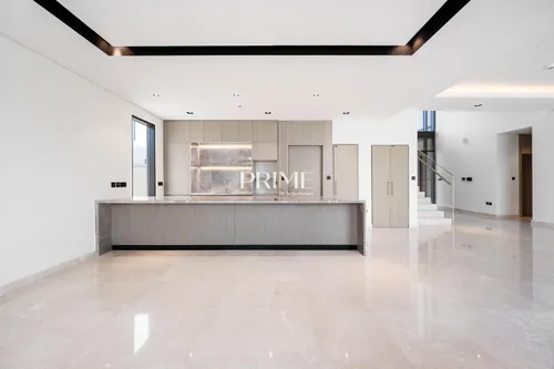 5 Bedrooms Villa in Golf Place 2