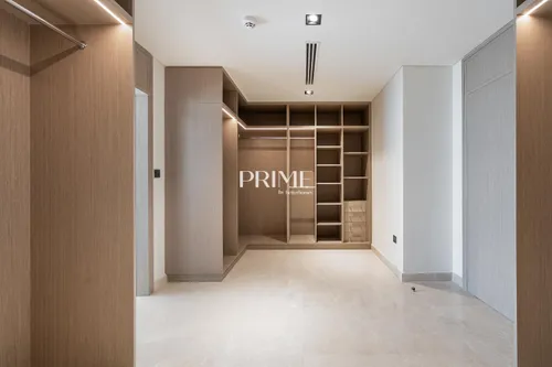 5 Bedrooms Villa in Golf Place 2