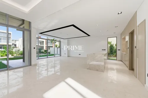 5 Bedrooms Villa in Golf Place 2