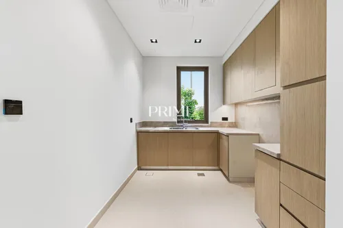 5 Bedrooms Villa in Golf Place 2