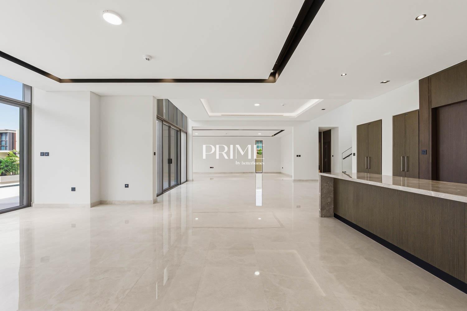 5 Bedrooms Villa in Golf Place 2