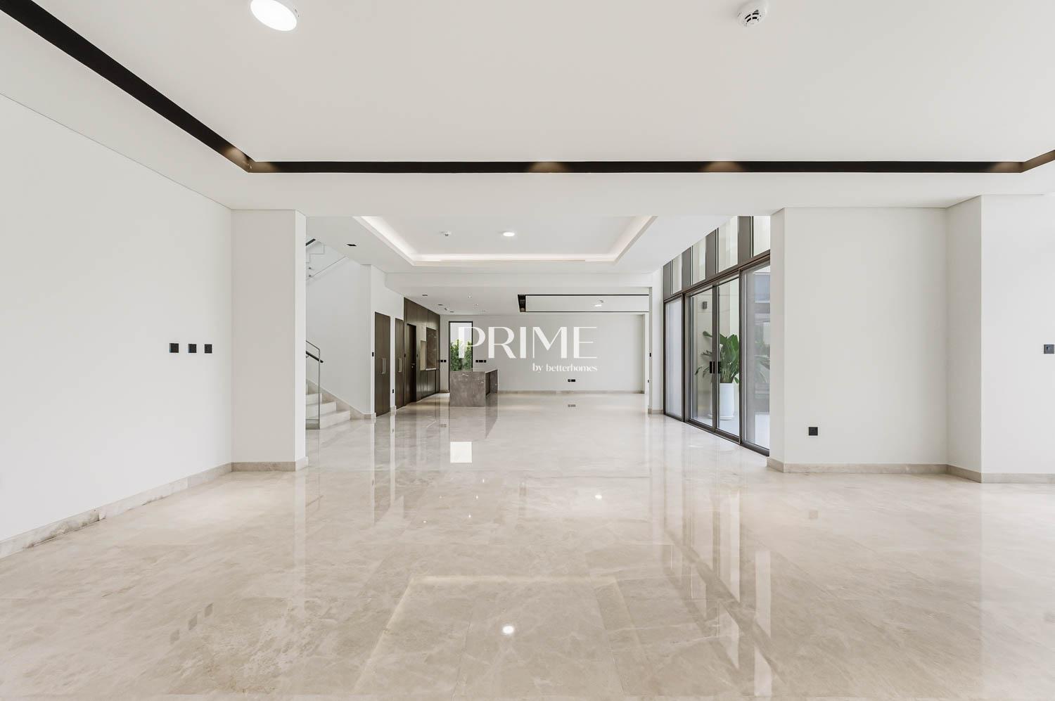 5 Bedrooms Villa in Golf Place 2