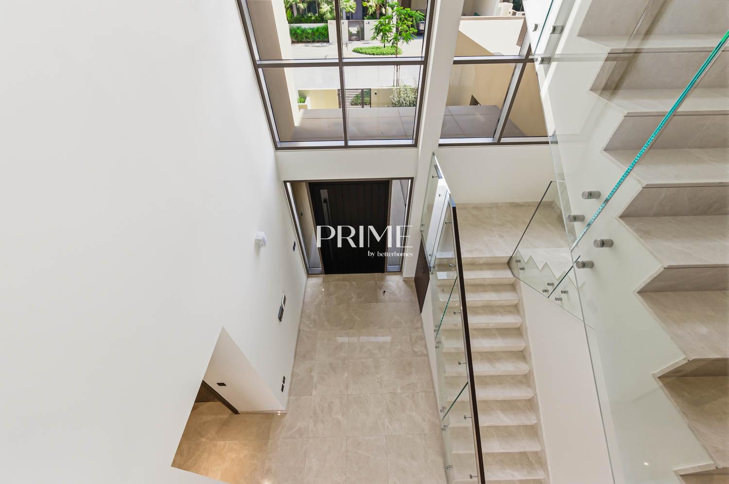 5 Bedrooms Villa in Golf Place 2