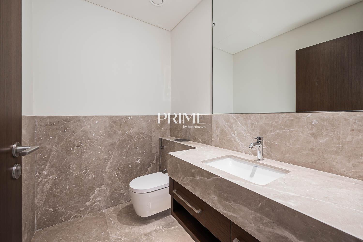 5 Bedrooms Villa in Golf Place 2
