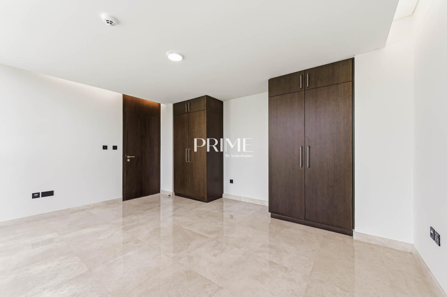 5 Bedrooms Villa in Golf Place 2