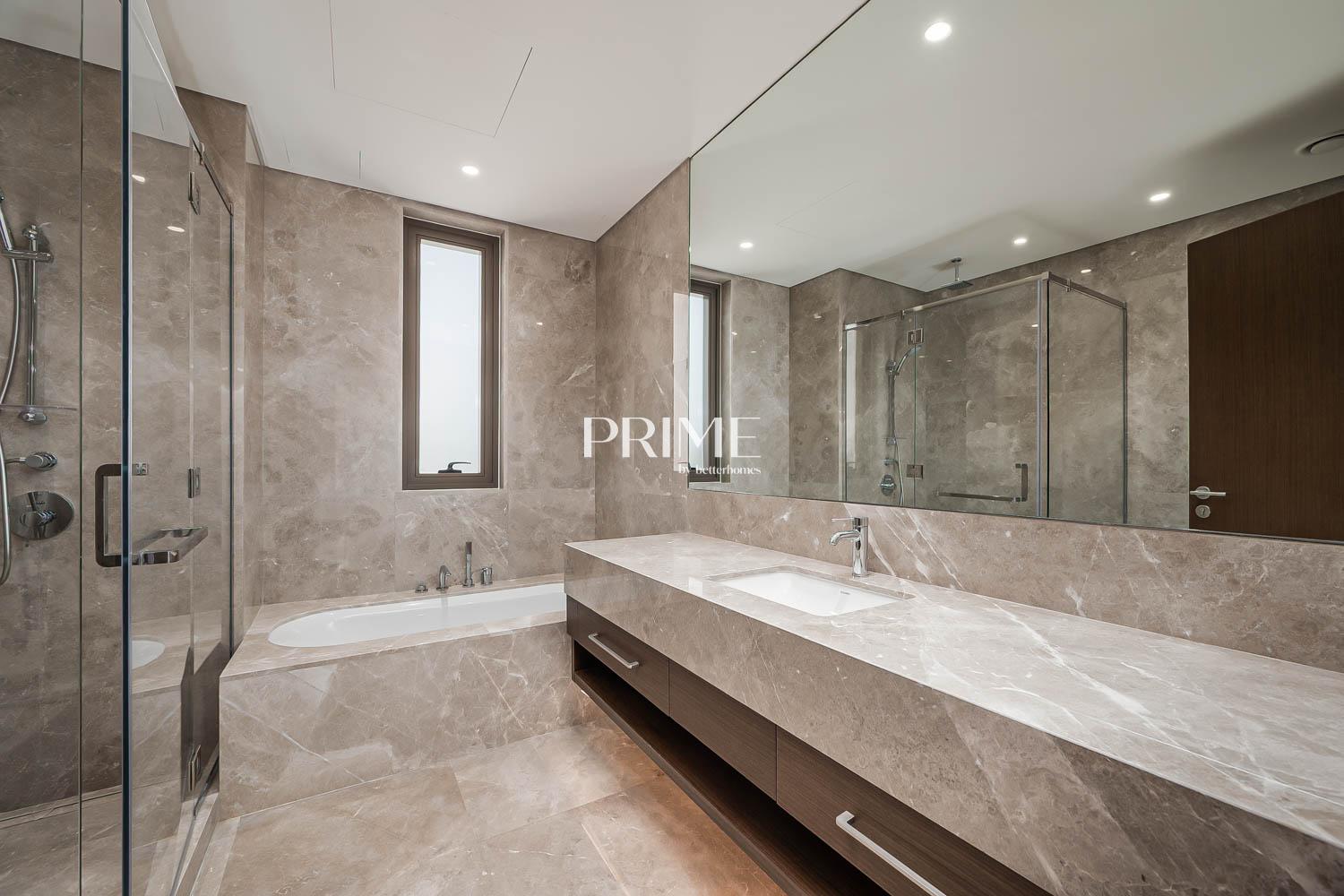 5 Bedrooms Villa in Golf Place 2