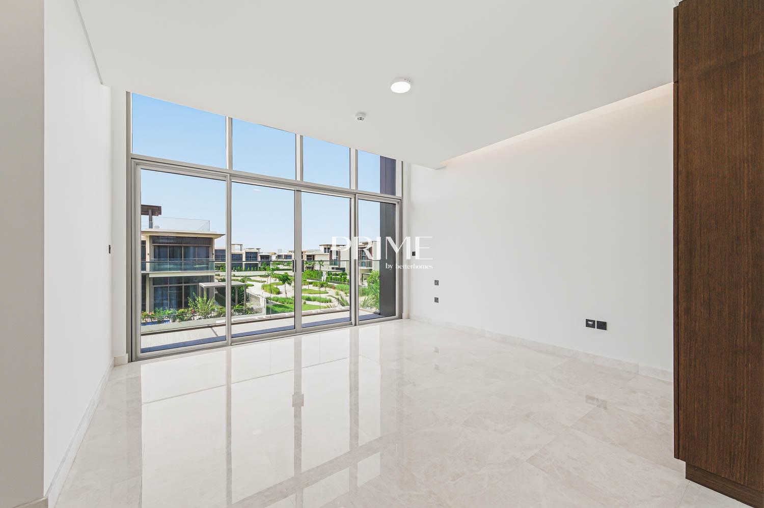 5 Bedrooms Villa in Golf Place 2