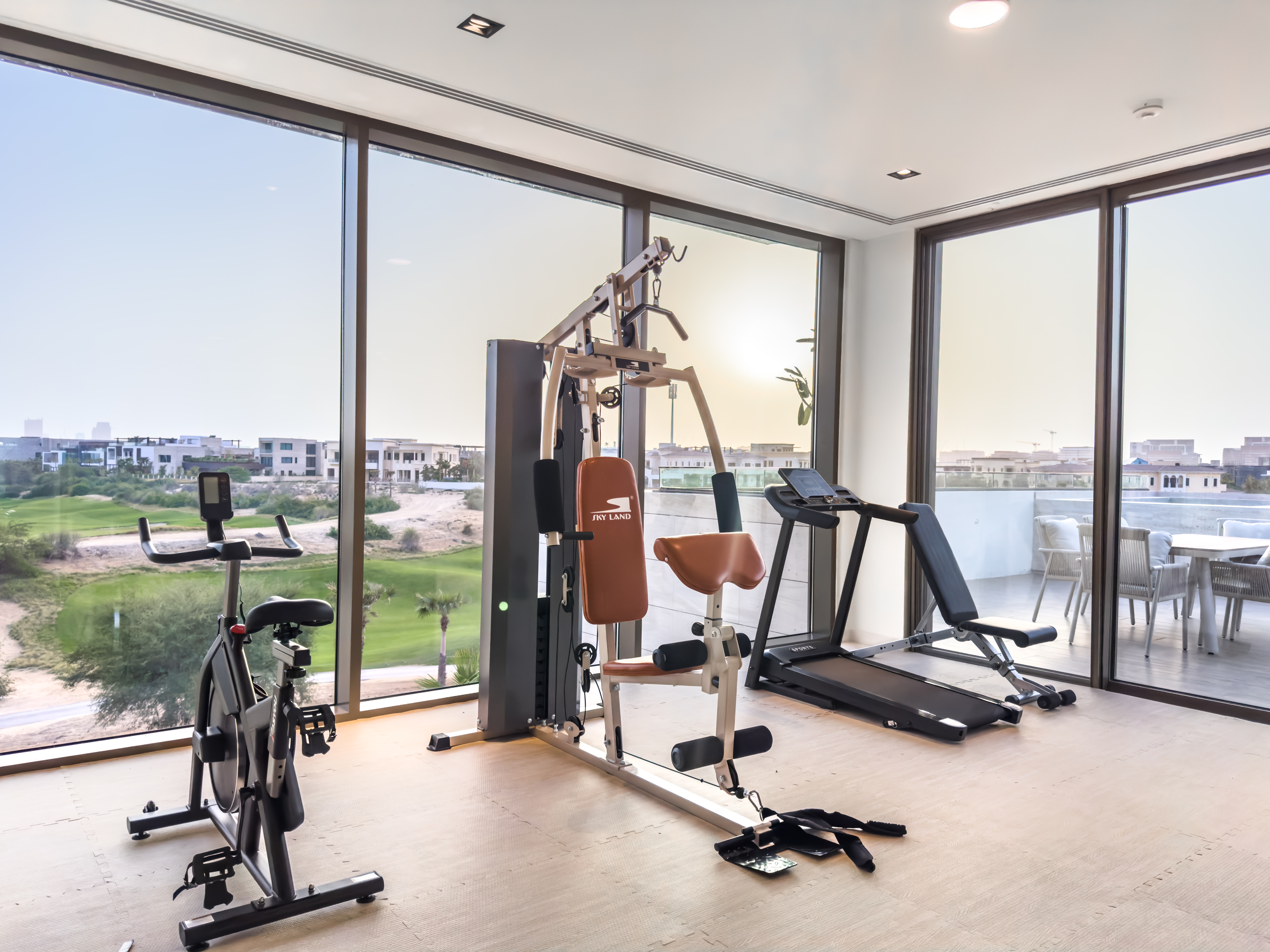 6 Bedrooms Villa in Golf Place 2