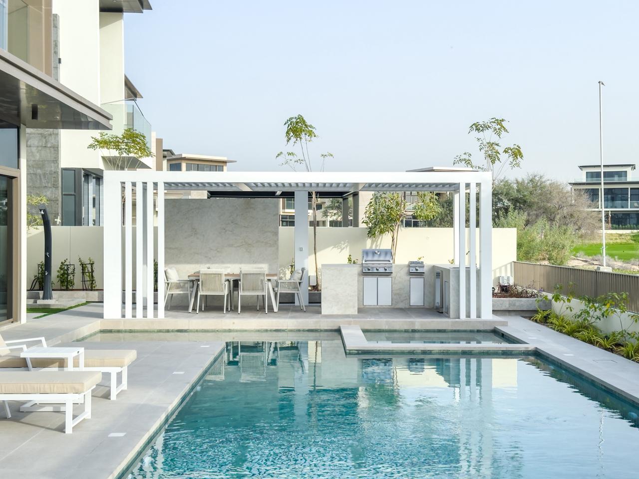 6 Bedrooms Villa in Golf Place 2