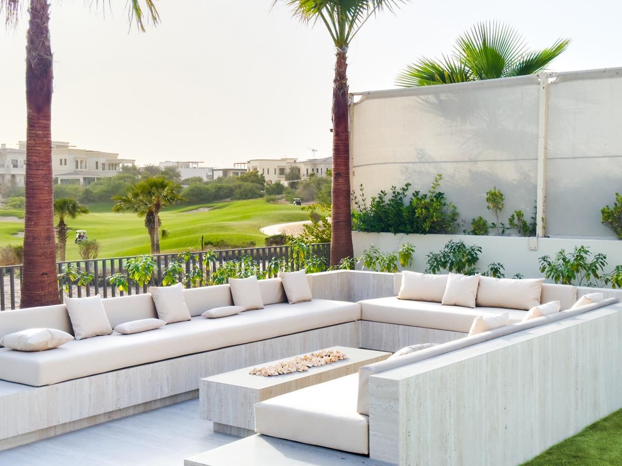 6 Bedrooms Villa in Golf Place 2