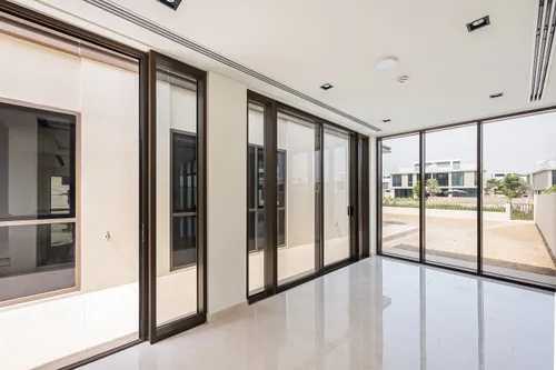 6 Bedrooms Villa in Golf Place 2