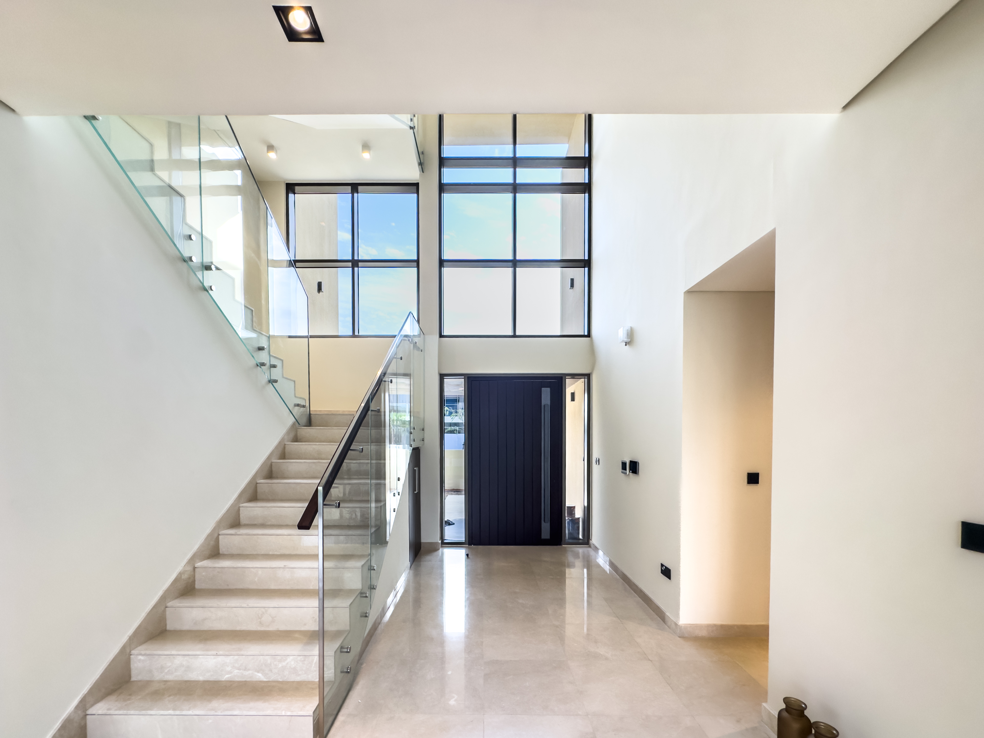 5 Bedrooms Villa in Golf Place 2