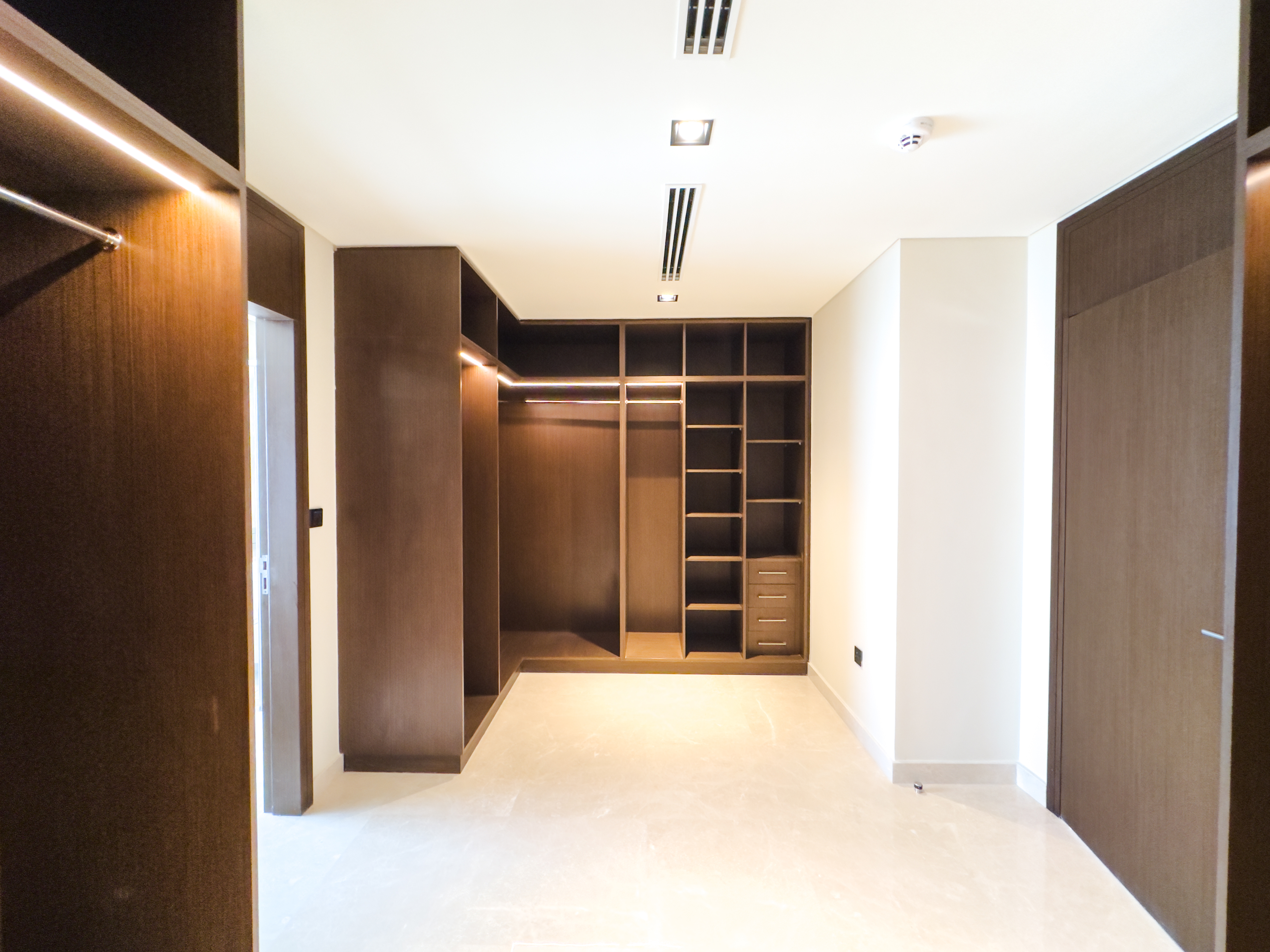 5 Bedrooms Villa in Golf Place 2