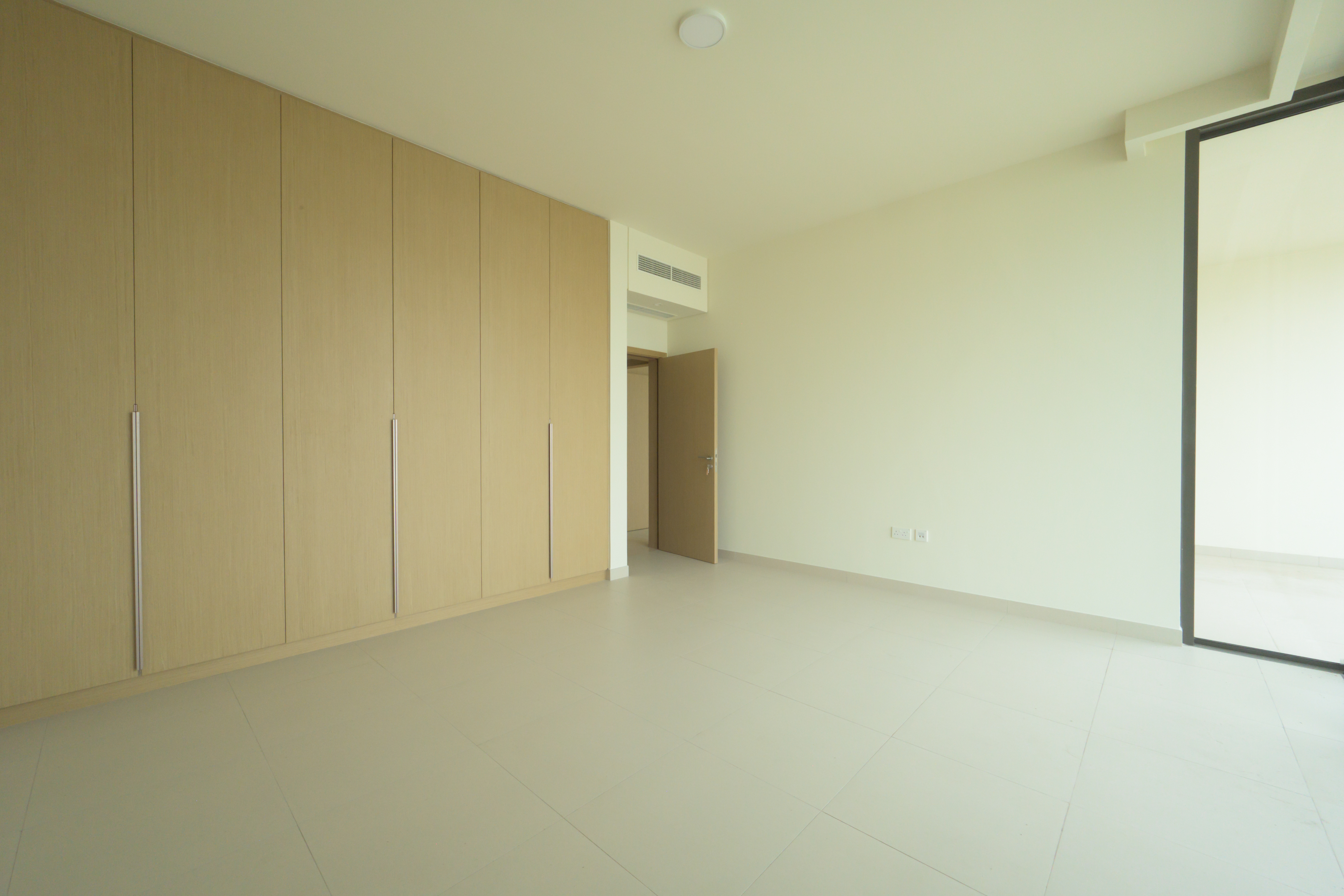 5 Bedrooms Villa in Address Hillcrest