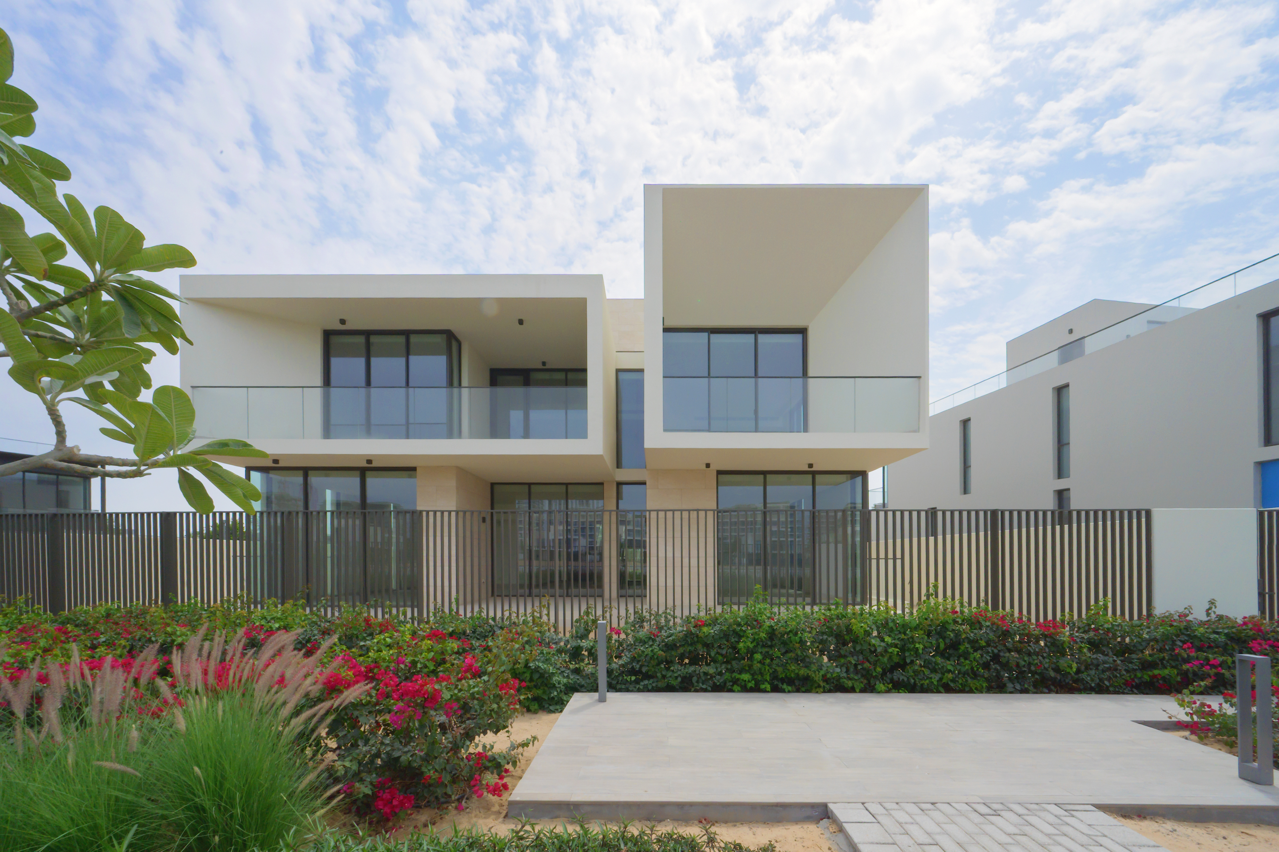 5 Bedrooms Villa in Address Hillcrest