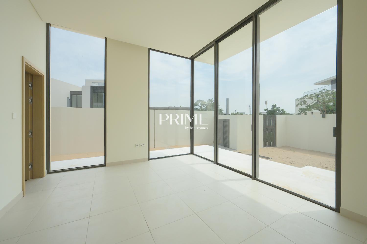 5 Bedrooms Villa in Address Hillcrest