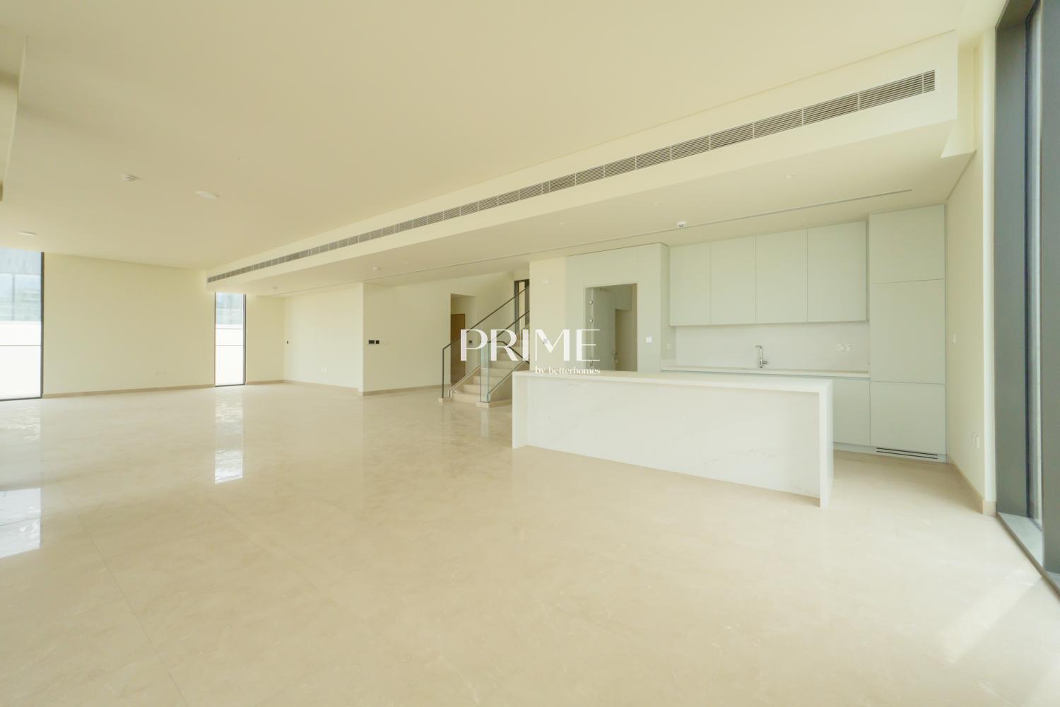 5 Bedrooms Villa in Address Hillcrest