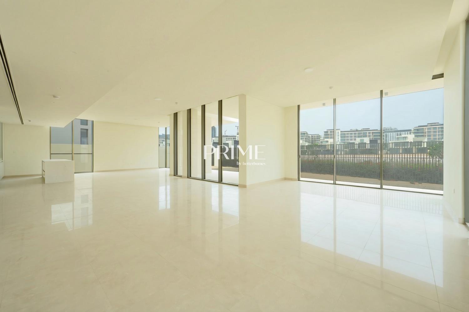 5 Bedrooms Villa in Address Hillcrest