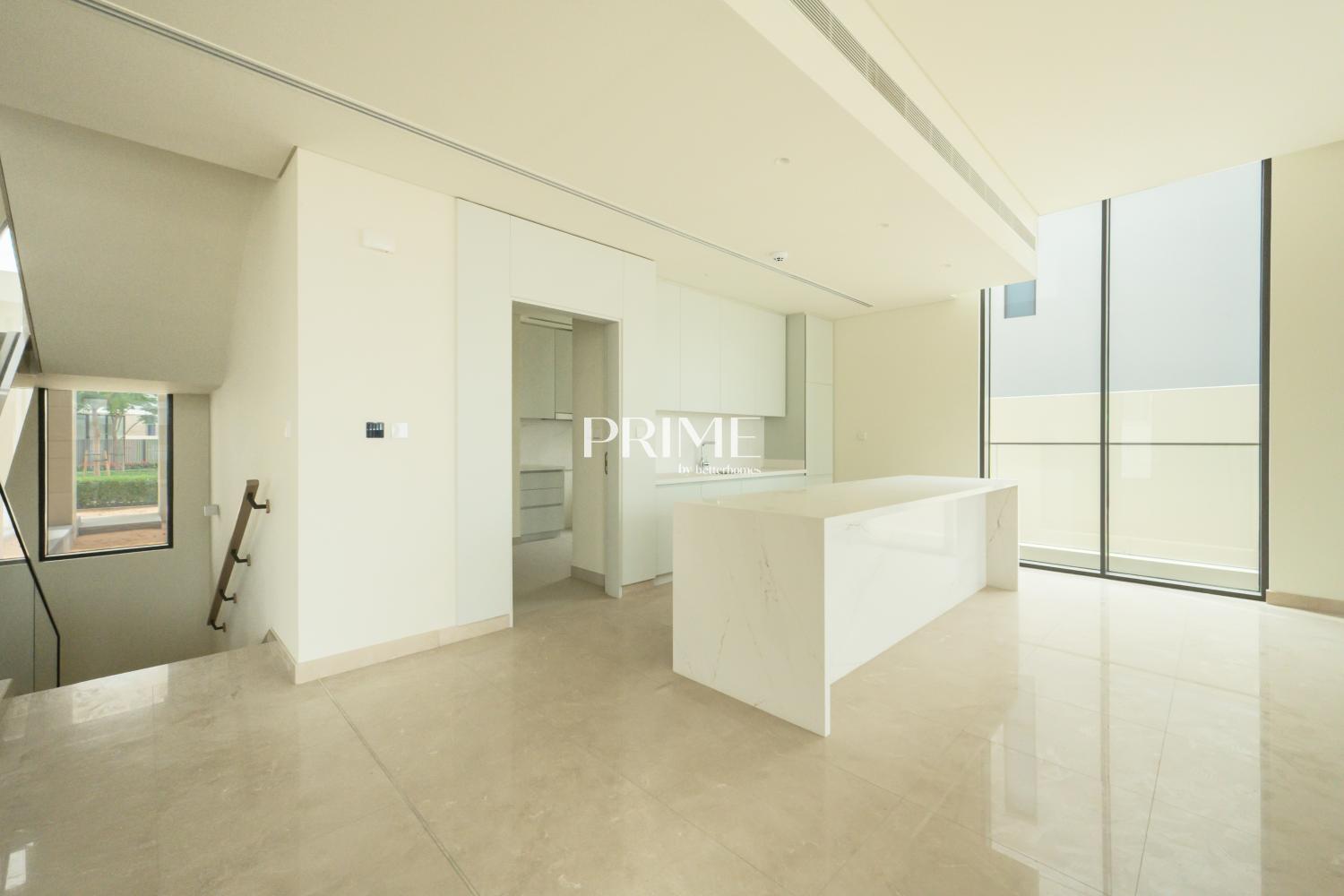 5 Bedrooms Villa in Address Hillcrest