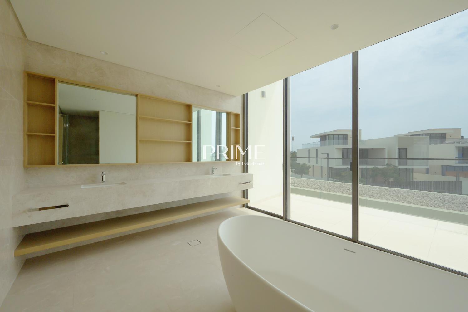 5 Bedrooms Villa in Address Hillcrest