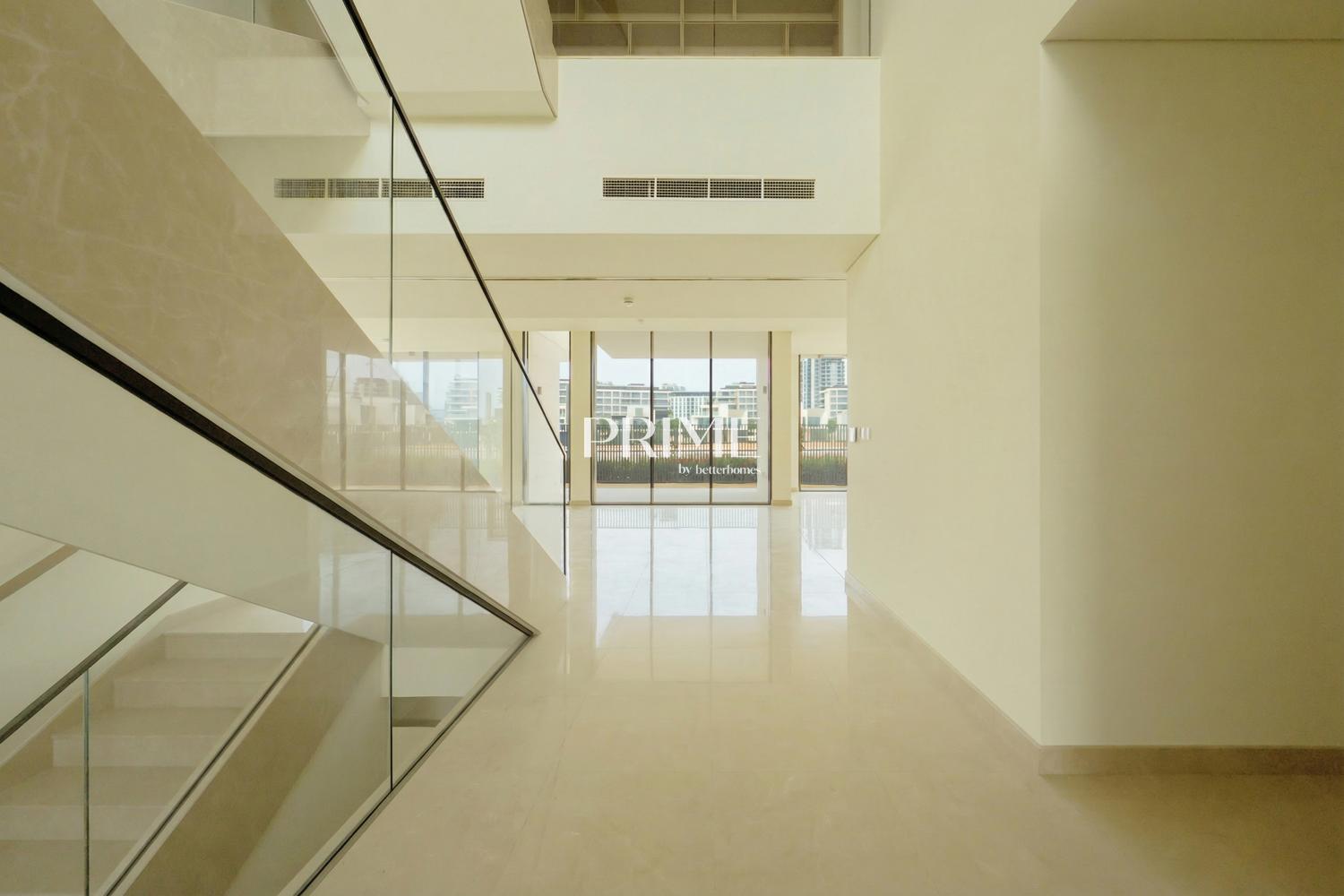 5 Bedrooms Villa in Address Hillcrest