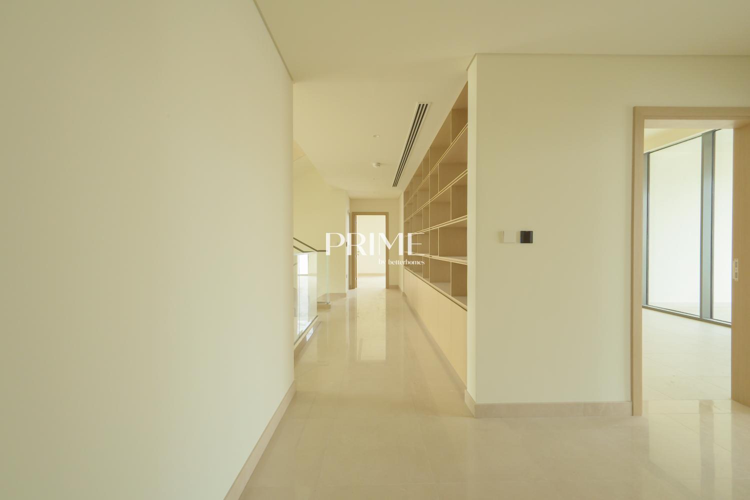 5 Bedrooms Villa in Address Hillcrest