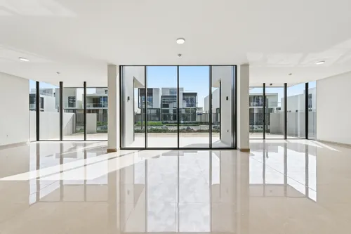 5 Bedrooms Villa in Address Hillcrest