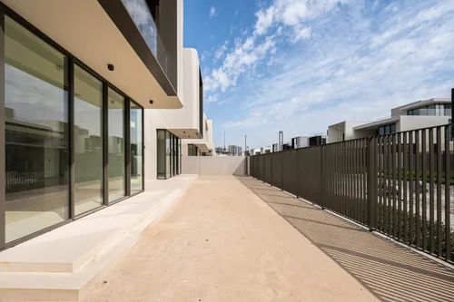 5 Bedrooms Villa in Address Hillcrest