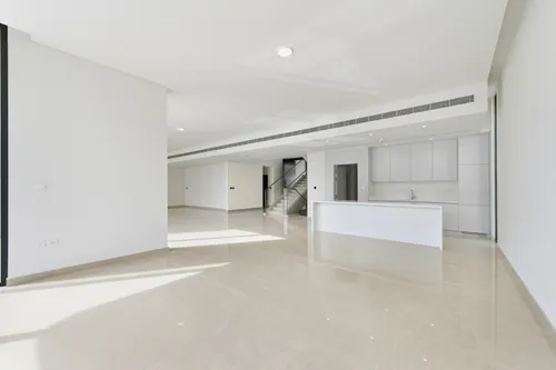 5 Bedrooms Villa in Address Hillcrest