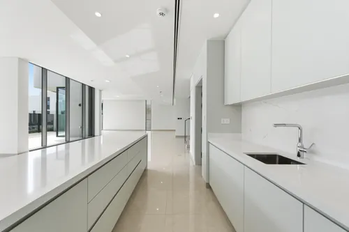 5 Bedrooms Villa in Address Hillcrest