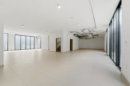 5 Bedrooms Villa in Address Hillcrest