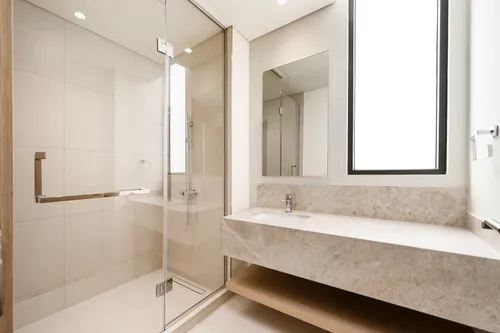 5 Bedrooms Villa in Address Hillcrest