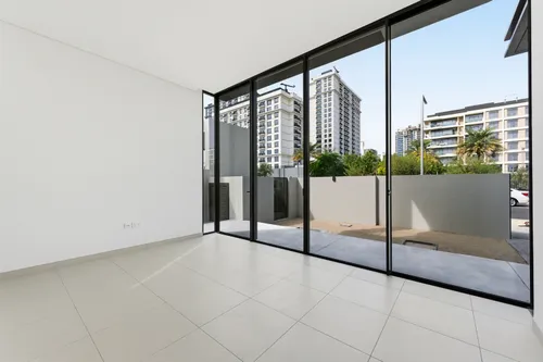 5 Bedrooms Villa in Address Hillcrest