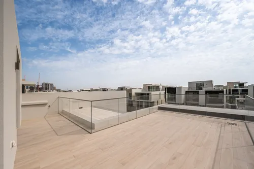 5 Bedrooms Villa in Address Hillcrest