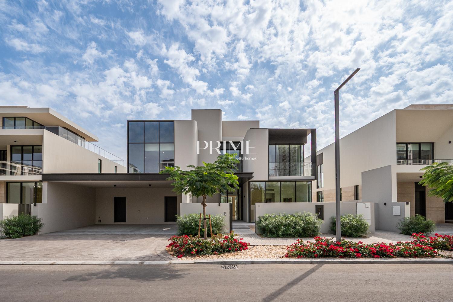5 Bedrooms Villa in Address Hillcrest