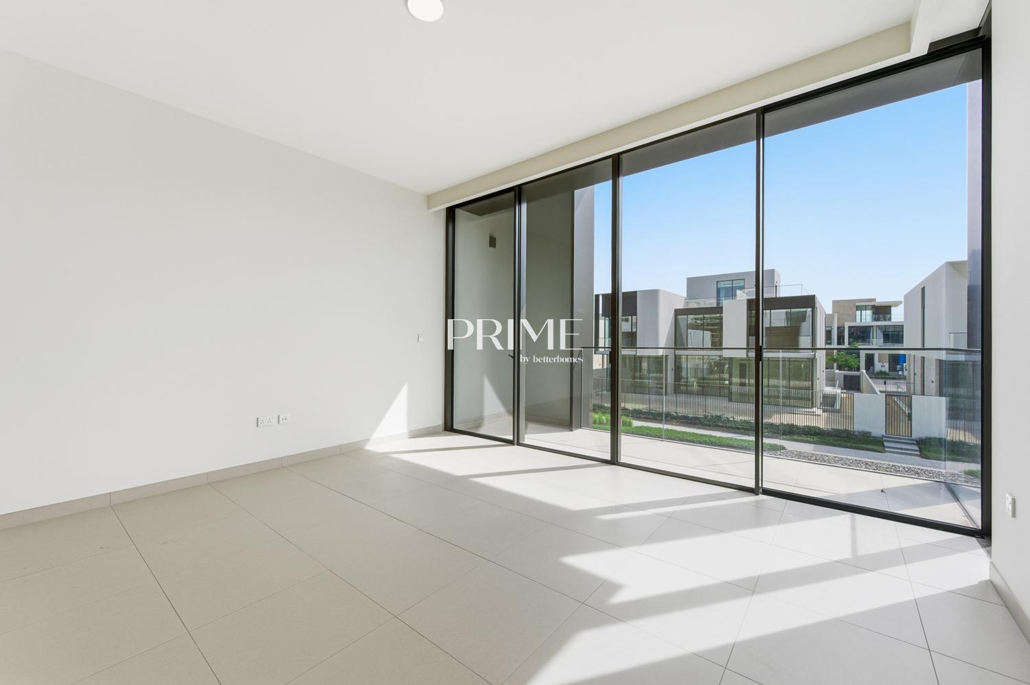 5 Bedrooms Villa in Address Hillcrest