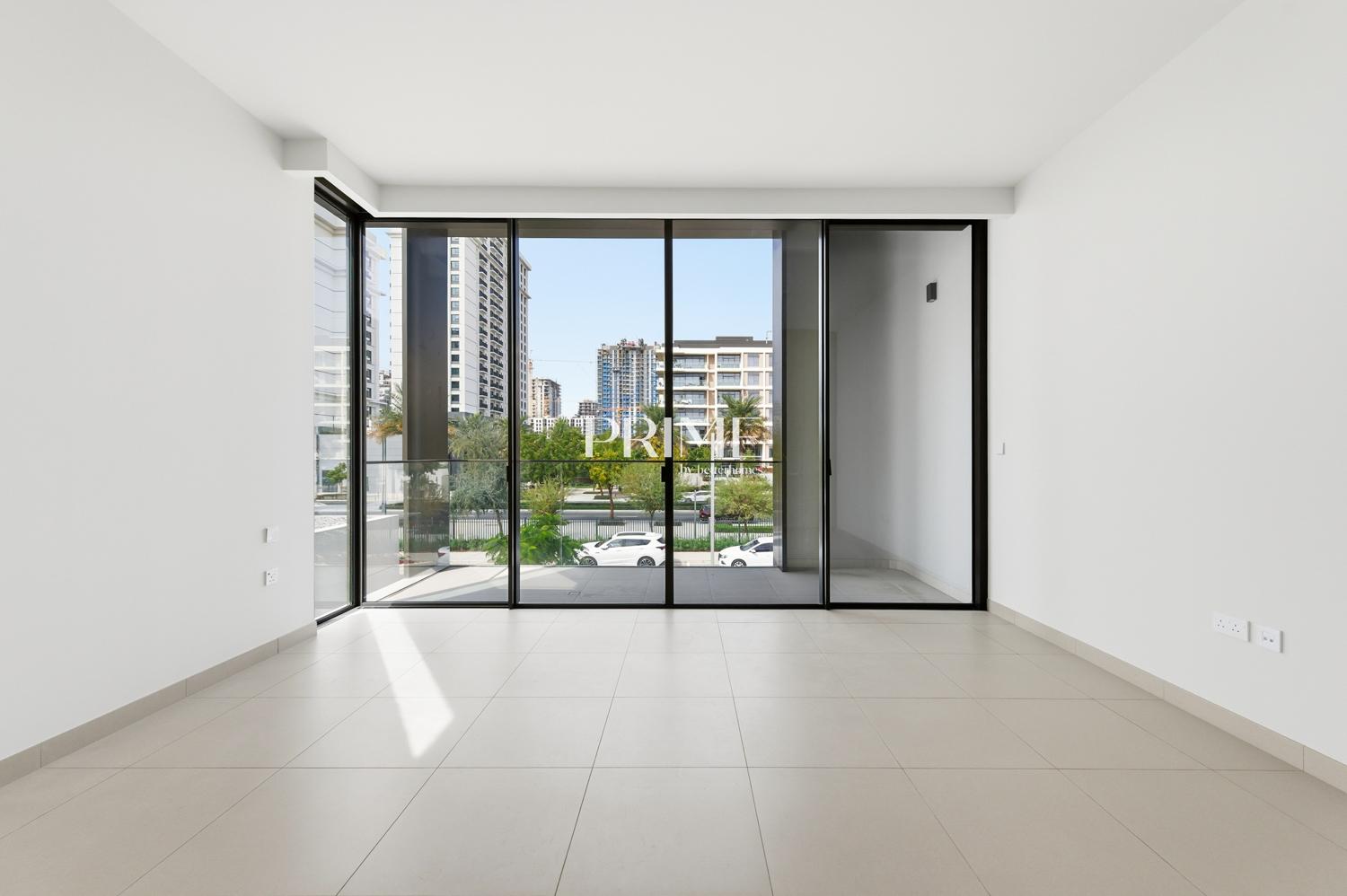 5 Bedrooms Villa in Address Hillcrest
