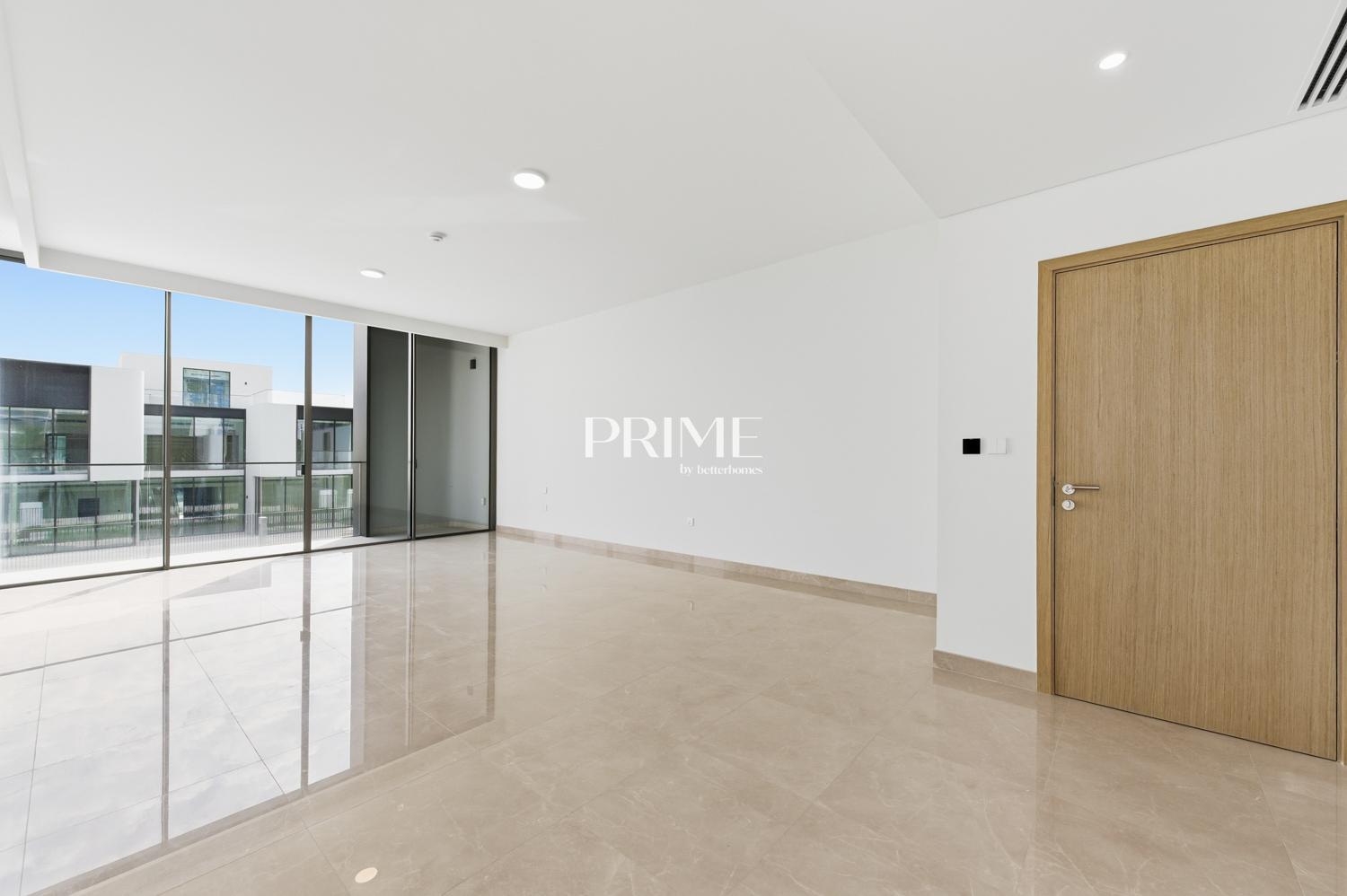 5 Bedrooms Villa in Address Hillcrest