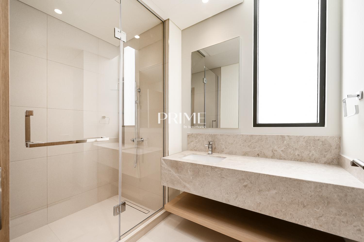 5 Bedrooms Villa in Address Hillcrest