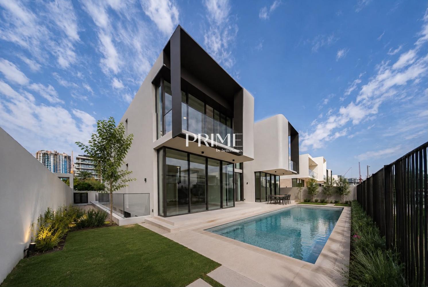 5 Bedrooms Villa in Address Hillcrest